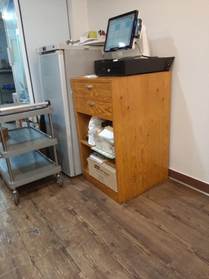 책상 선반 책꽂이 등 교구 제작